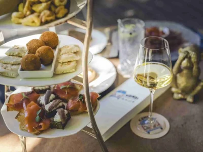 3-Aperitivo-al-Kombi-scaled-1.webp